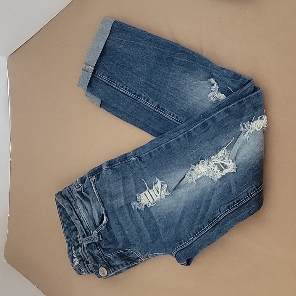 Ariya Jeans, Size 3/4, Distressed / Destroyed, Cuffed Ankle, Excellent Condition